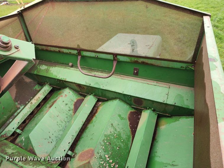 image for item DL6491 John Deere 4400  combine