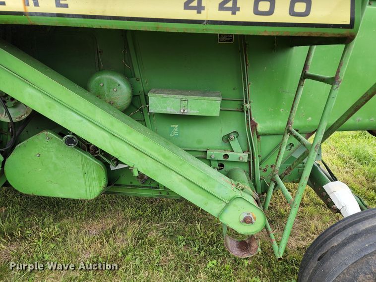 image for item DL6491 John Deere 4400  combine