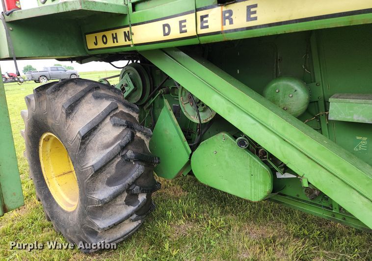 image for item DL6491 John Deere 4400  combine