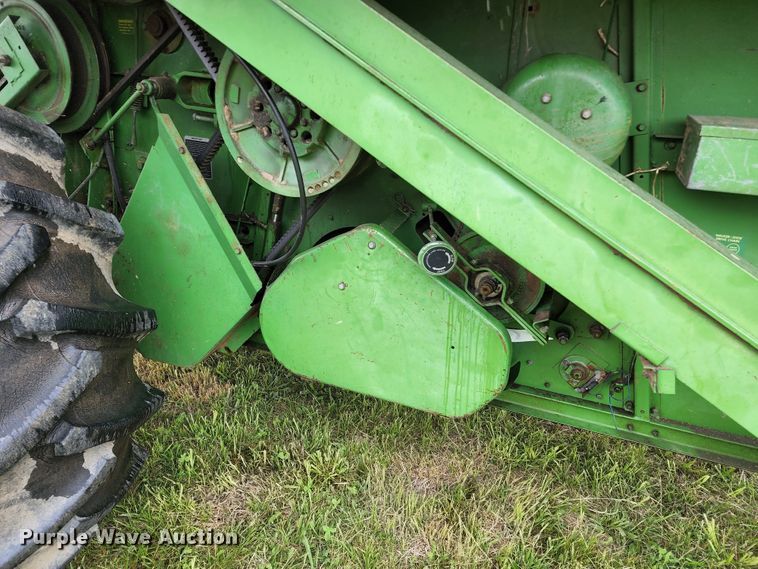 image for item DL6491 John Deere 4400  combine