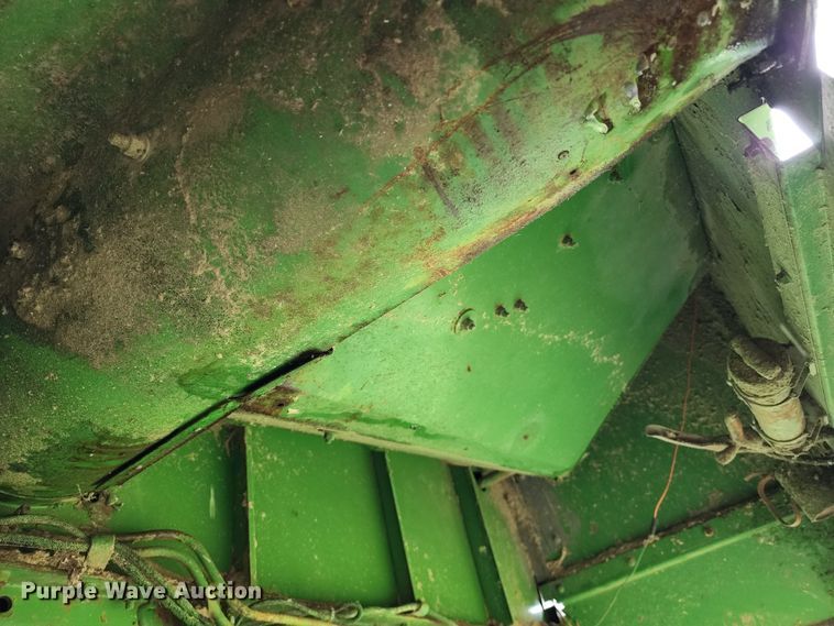 image for item DL6491 John Deere 4400  combine