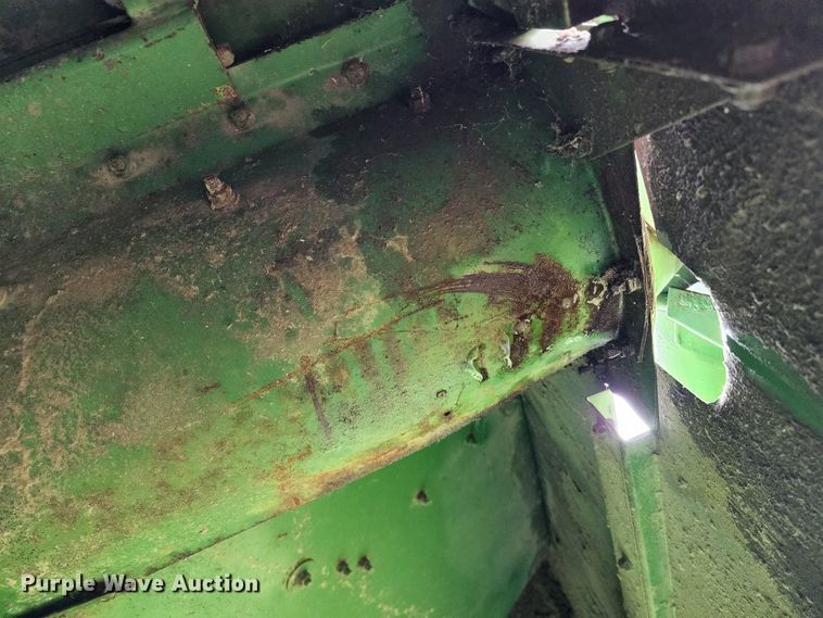 image for item DL6491 John Deere 4400  combine