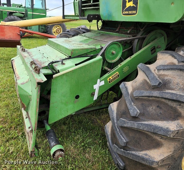 image for item DL6491 John Deere 4400  combine