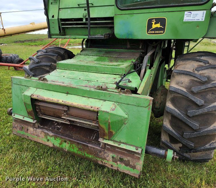 image for item DL6491 John Deere 4400  combine