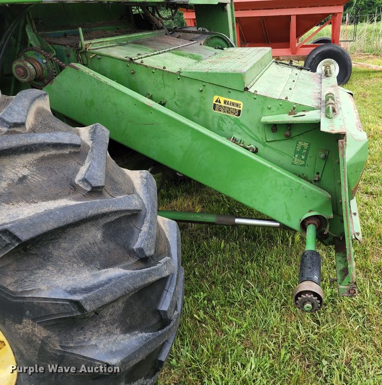 image for item DL6491 John Deere 4400  combine