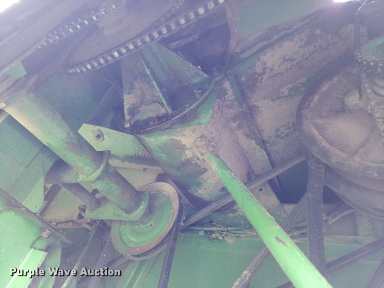 image for item DL6491 John Deere 4400  combine