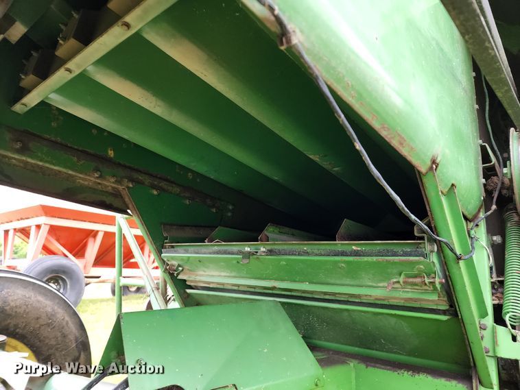 image for item DL6491 John Deere 4400  combine