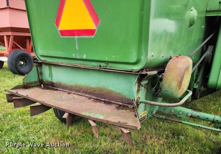 image for item DL6491 John Deere 4400  combine