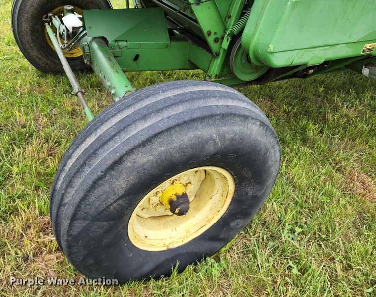 image for item DL6491 John Deere 4400  combine
