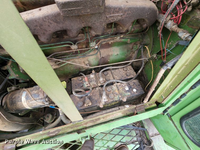 image for item DL6491 John Deere 4400  combine