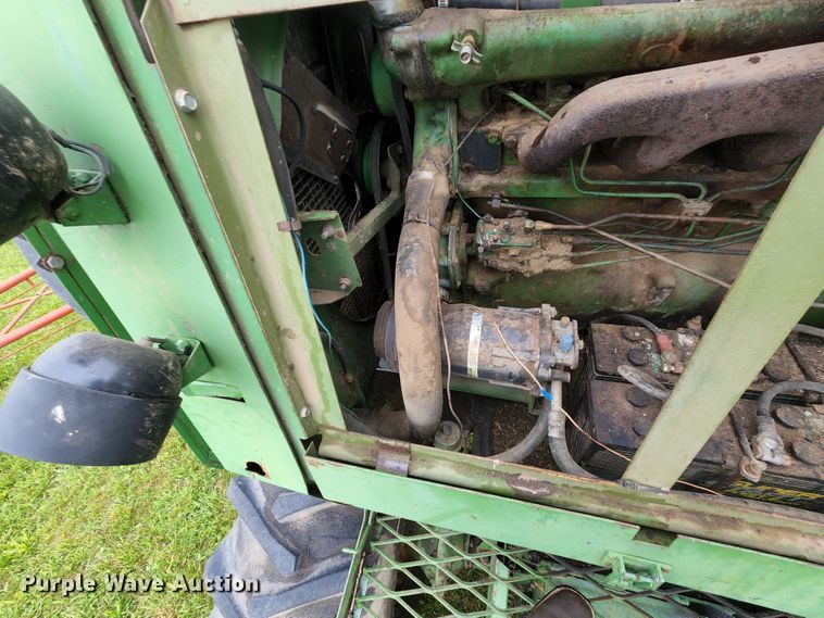image for item DL6491 John Deere 4400  combine