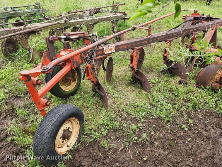 image for item DL6496 Case  five bottom plow