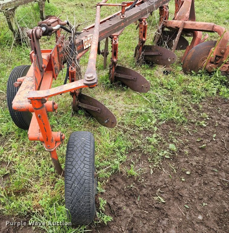 image for item DL6496 Case  five bottom plow