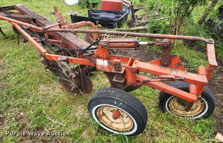 image for item DL6496 Case  five bottom plow