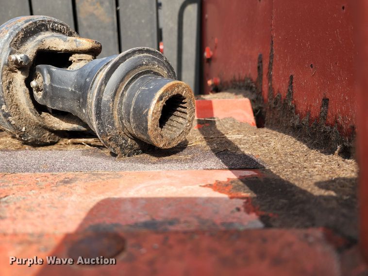 image for item DL6518 2006 New Holland BR780A  round baler