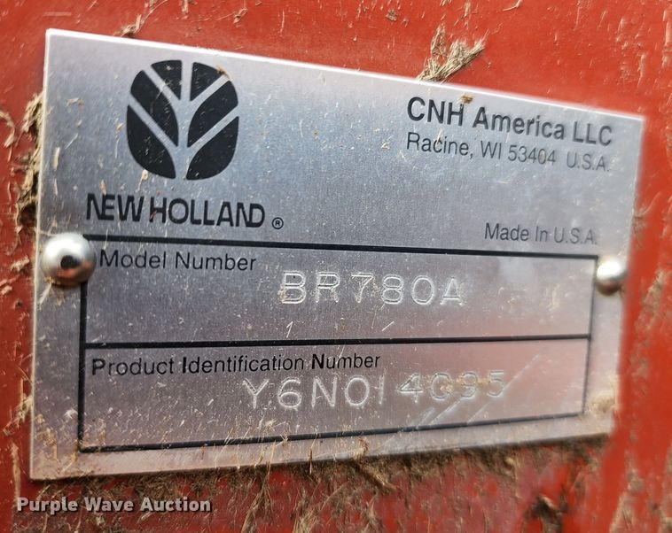 image for item DL6518 2006 New Holland BR780A  round baler