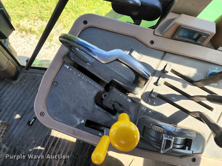 image for item DL6520 1998 John Deere 7710  MFWD tractor