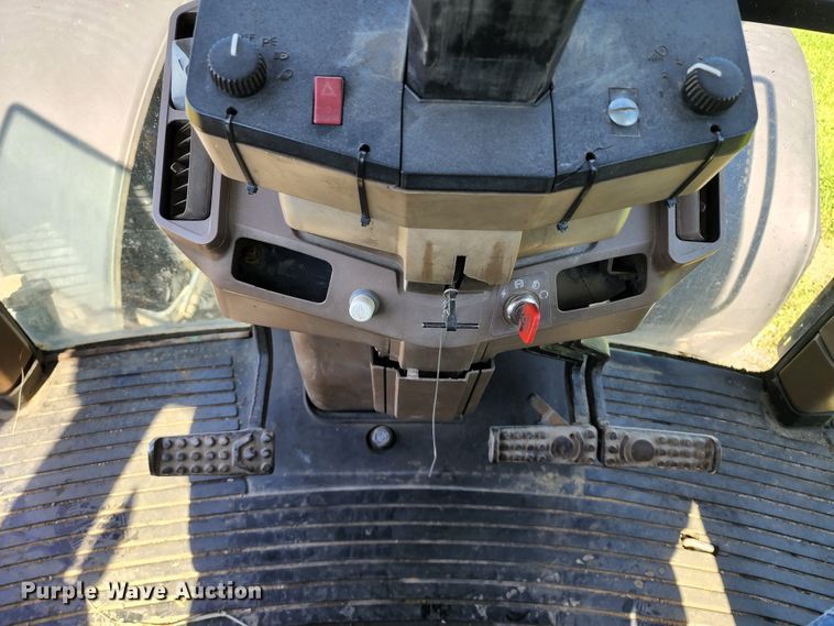 image for item DL6520 1998 John Deere 7710  MFWD tractor