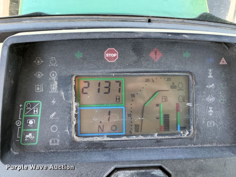 image for item DL6520 1998 John Deere 7710  MFWD tractor