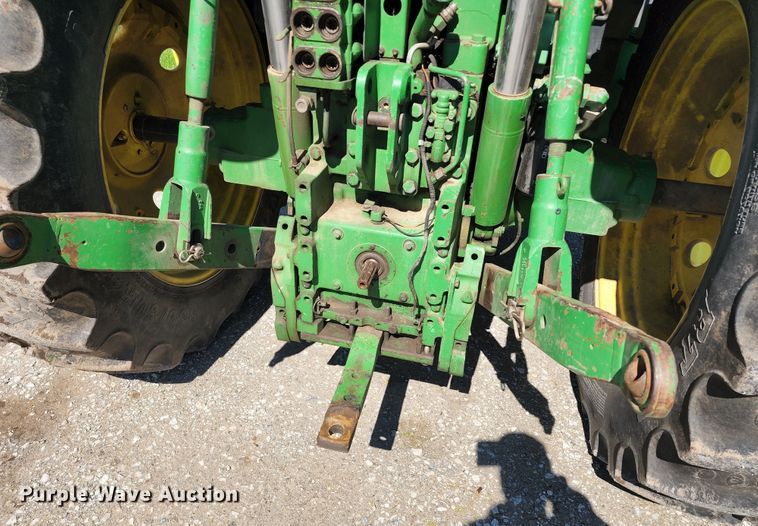 image for item DL6520 1998 John Deere 7710  MFWD tractor