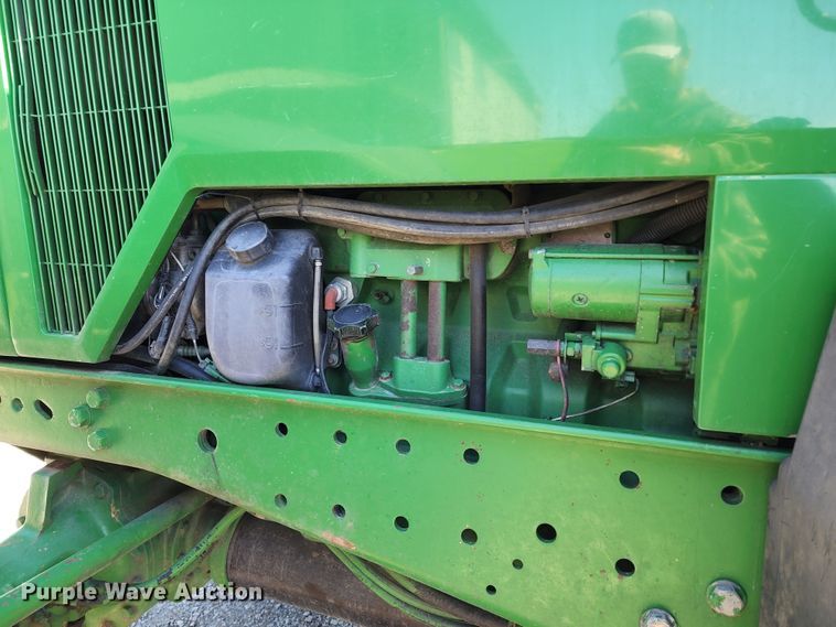 image for item DL6520 1998 John Deere 7710  MFWD tractor