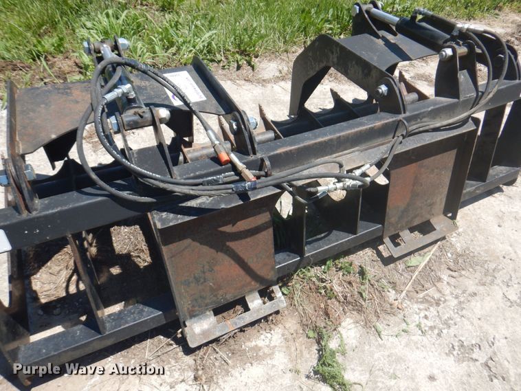 image for item DM6209 Brute  80"W skid steer root grapple bucket
