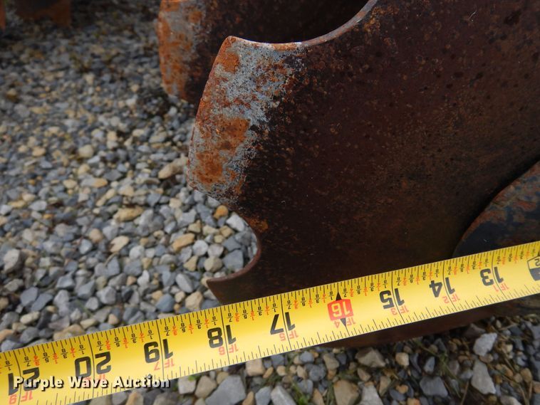 image for item DN0306 Howse  disk