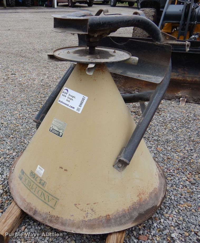 image for item DN0307 Land Pride FS700  spreader