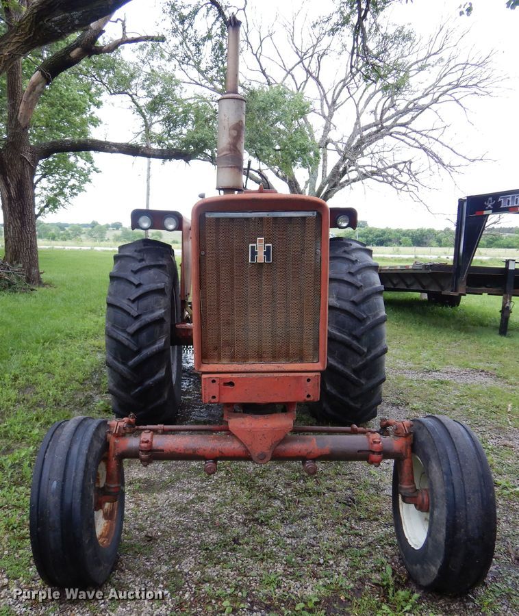 image for item DN0331 International Harvester Farmall 706  tractor