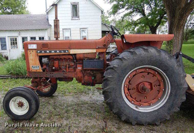 image for item DN0331 International Harvester Farmall 706  tractor