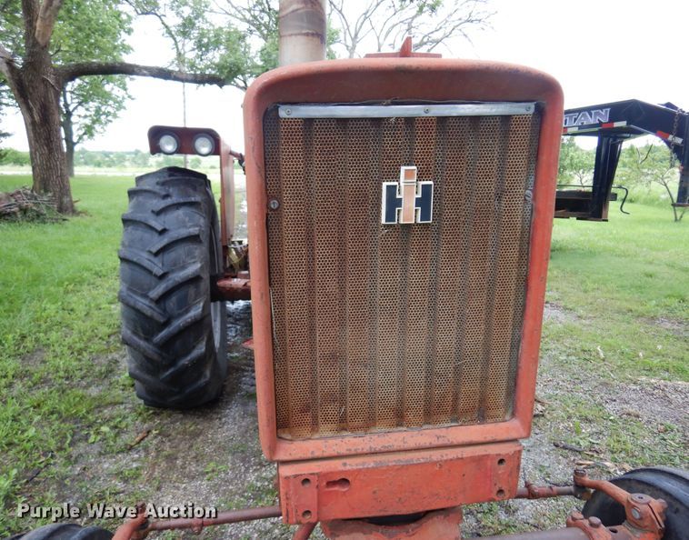 image for item DN0331 International Harvester Farmall 706  tractor
