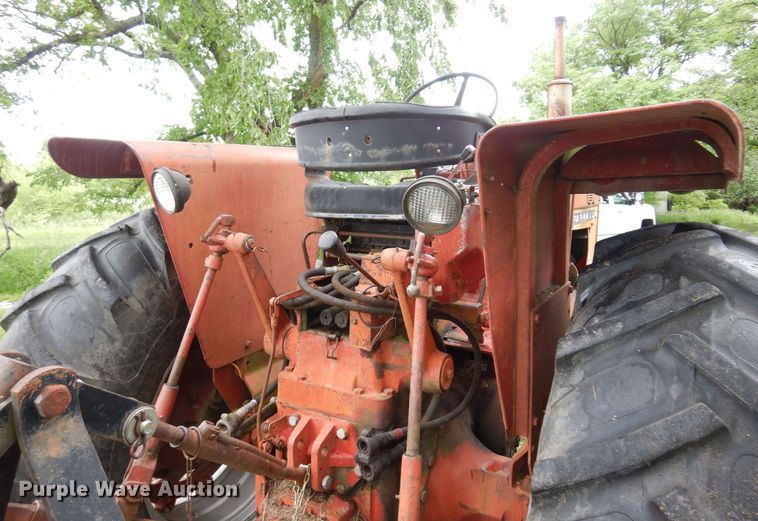 image for item DN0331 International Harvester Farmall 706  tractor
