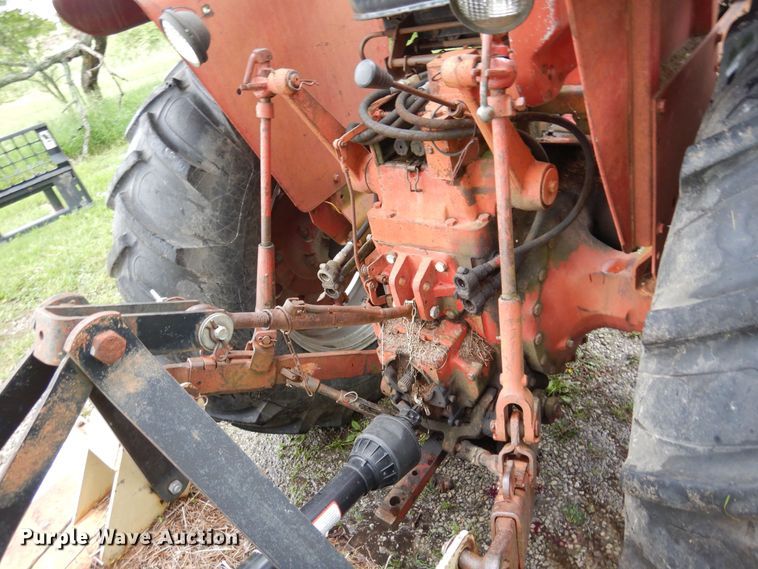 image for item DN0331 International Harvester Farmall 706  tractor