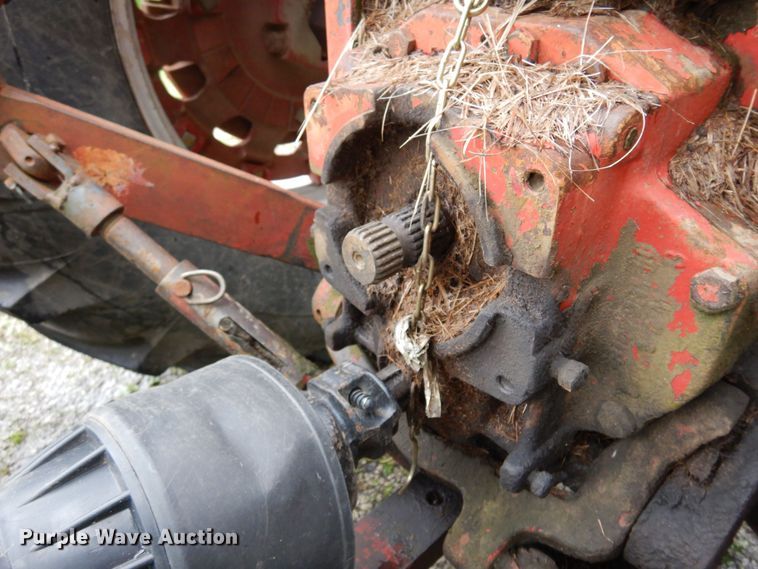 image for item DN0331 International Harvester Farmall 706  tractor