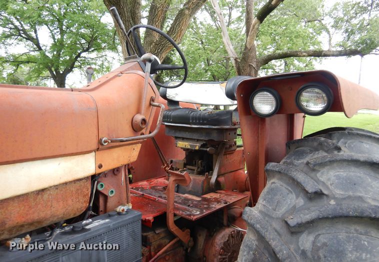 image for item DN0331 International Harvester Farmall 706  tractor