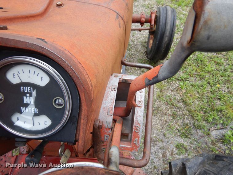 image for item DN0331 International Harvester Farmall 706  tractor