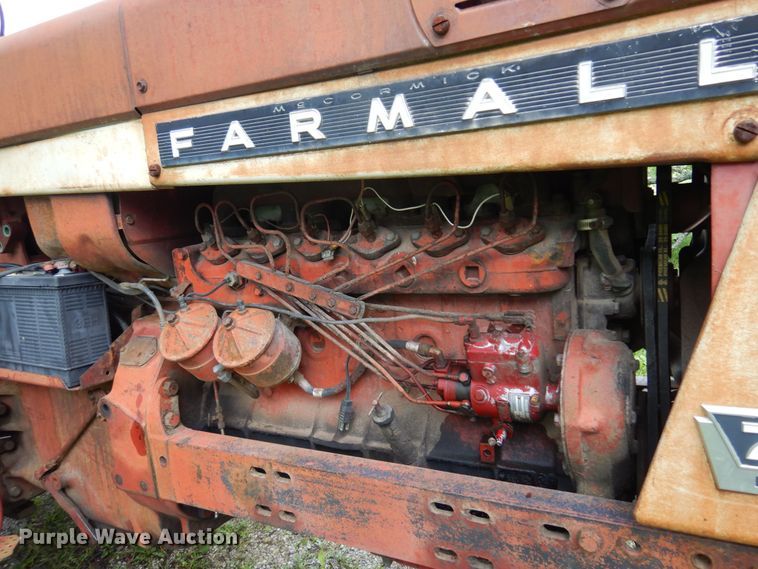 image for item DN0331 International Harvester Farmall 706  tractor