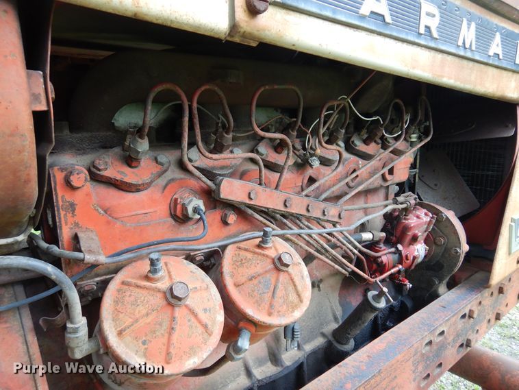 image for item DN0331 International Harvester Farmall 706  tractor