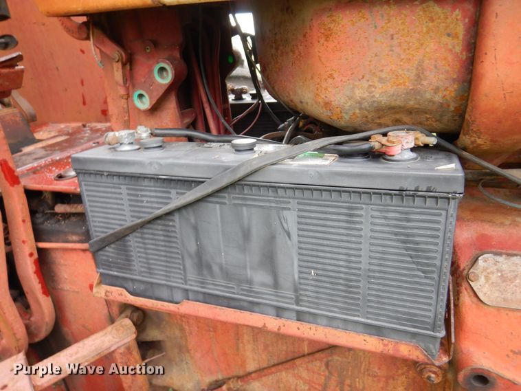 image for item DN0331 International Harvester Farmall 706  tractor