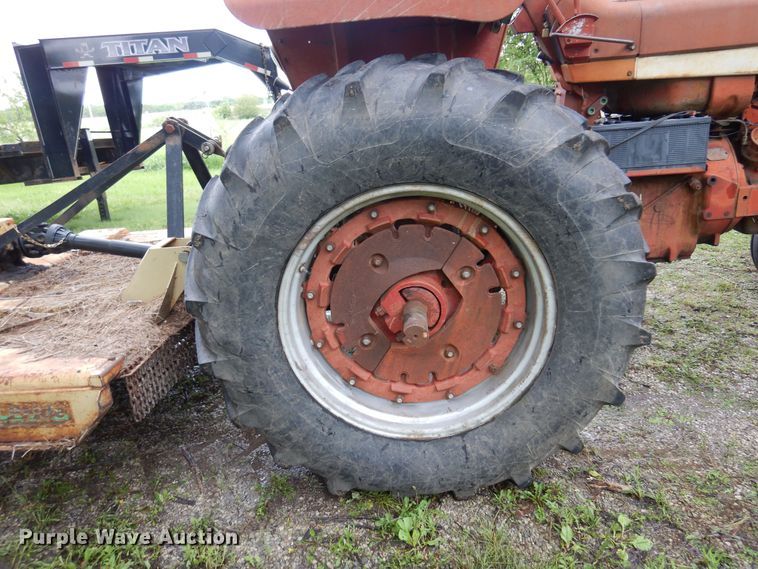 image for item DN0331 International Harvester Farmall 706  tractor