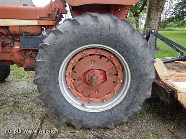 image for item DN0331 International Harvester Farmall 706  tractor