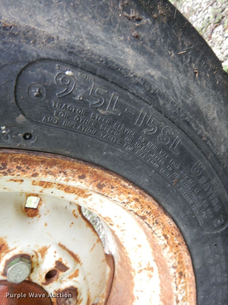 image for item DN0331 International Harvester Farmall 706  tractor