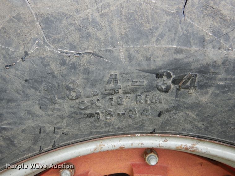 image for item DN0331 International Harvester Farmall 706  tractor