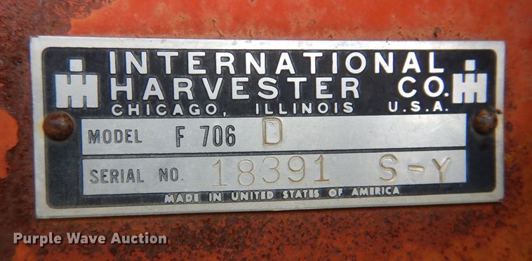 image for item DN0331 International Harvester Farmall 706  tractor