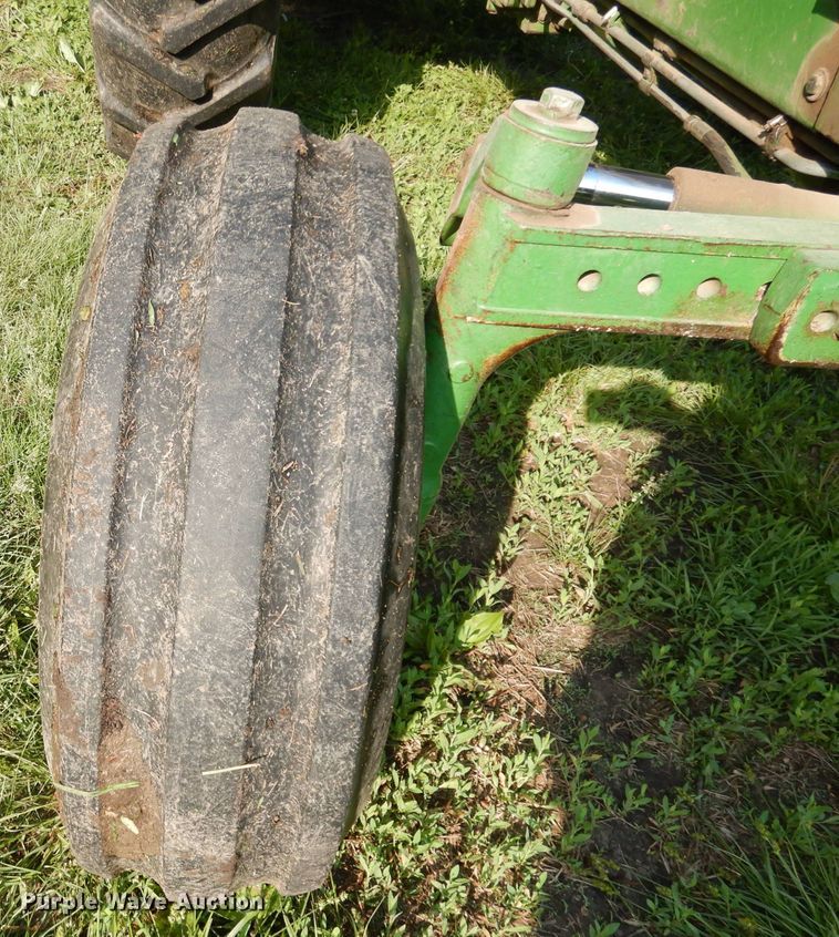 image for item DN1563 John Deere 2550  tractor