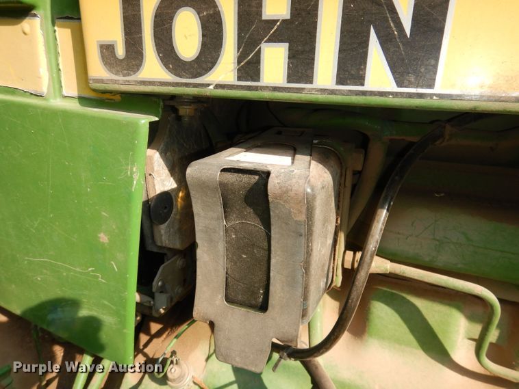 image for item DN1563 John Deere 2550  tractor