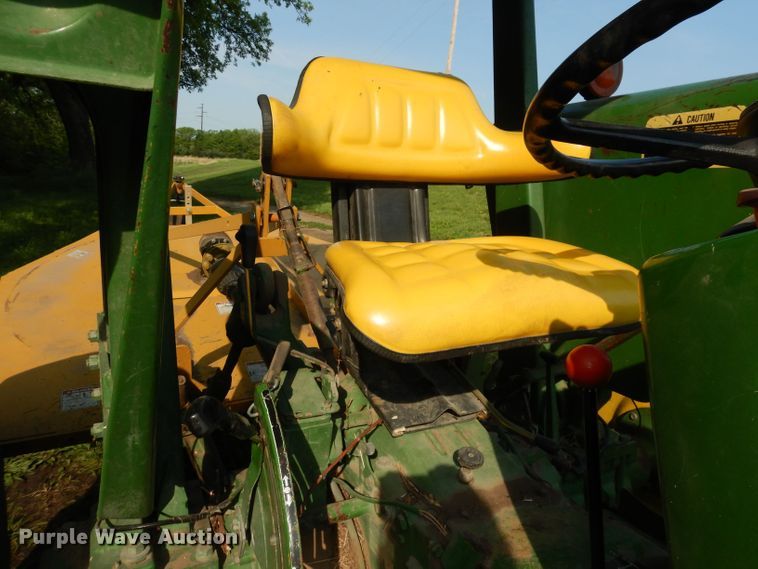 image for item DN1563 John Deere 2550  tractor