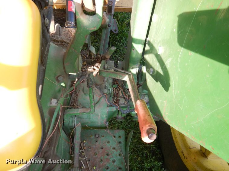 image for item DN1563 John Deere 2550  tractor