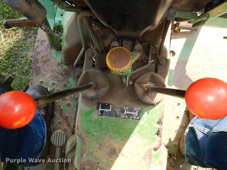 image for item DN1563 John Deere 2550  tractor