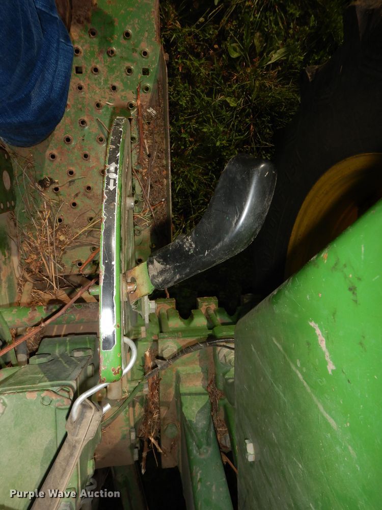 image for item DN1563 John Deere 2550  tractor